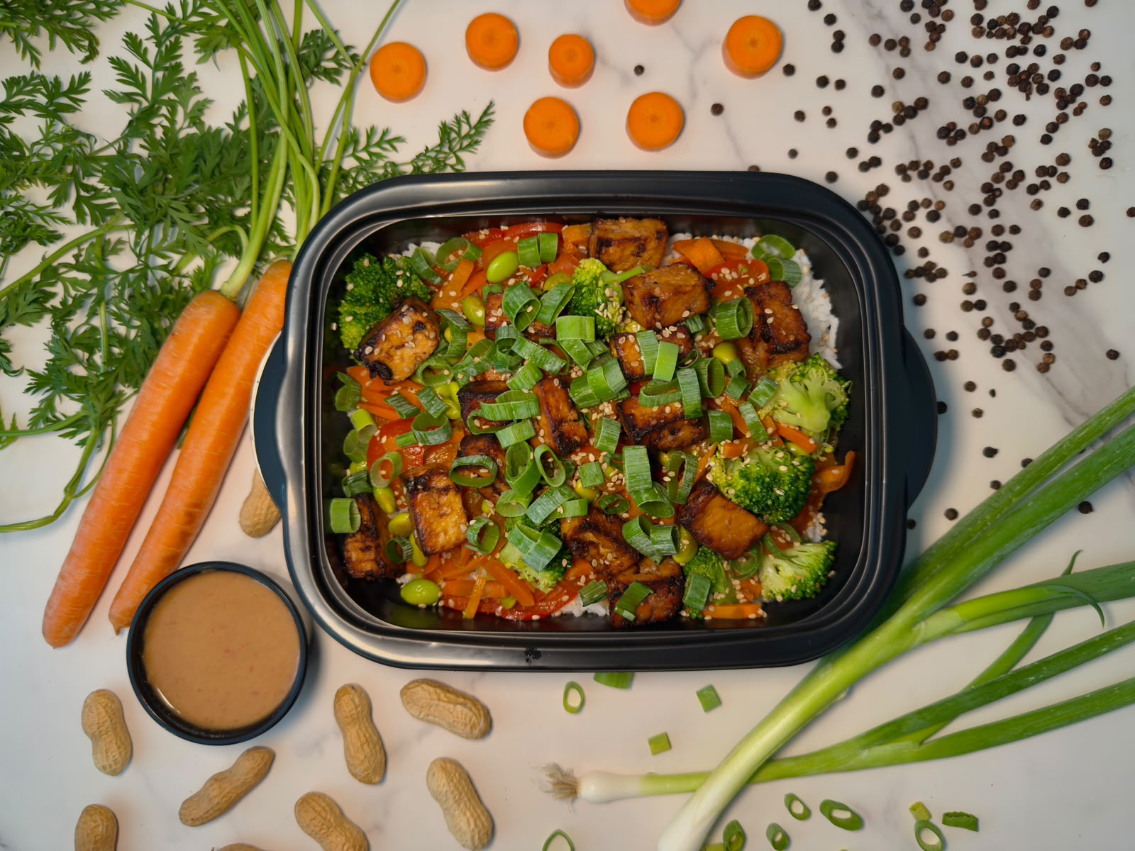 Vegan Teriyaki-Peanut-Bowl